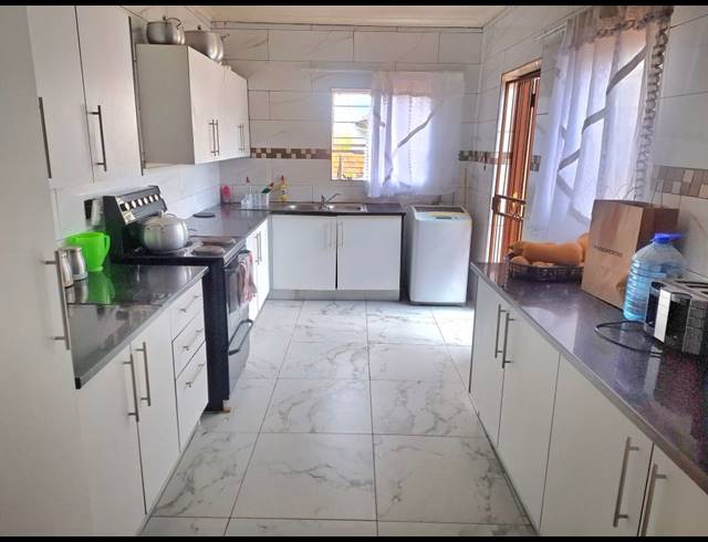 3 BEDROOM HOUSE FOR SALE IN GLEN HARVIE